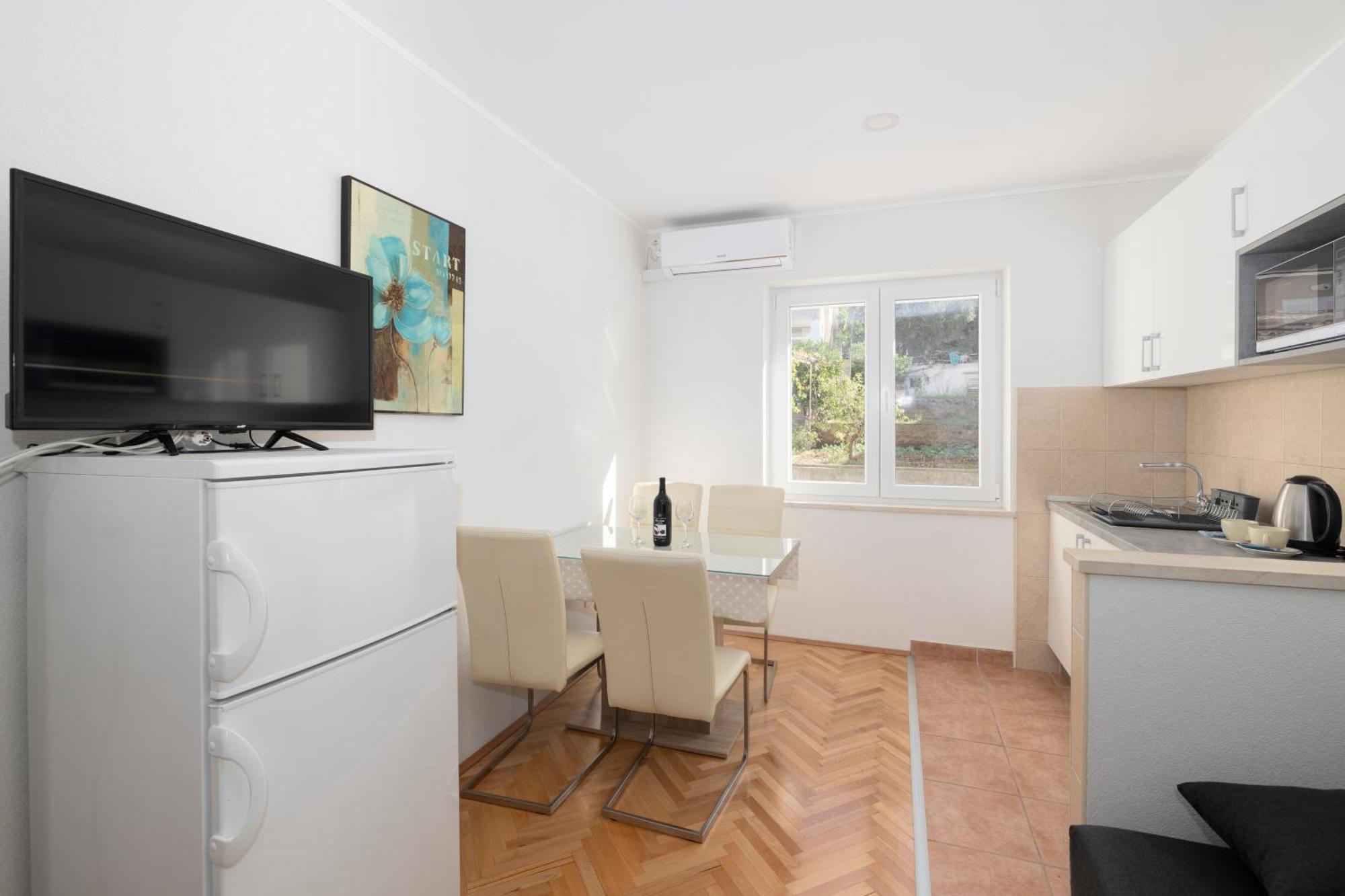 Apartmani Marta Tučepi Εξωτερικό φωτογραφία